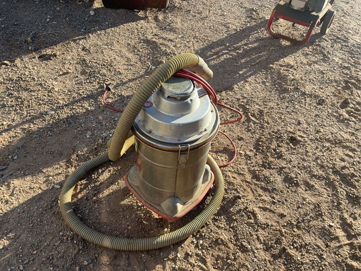 clarke-vacuum-image-3