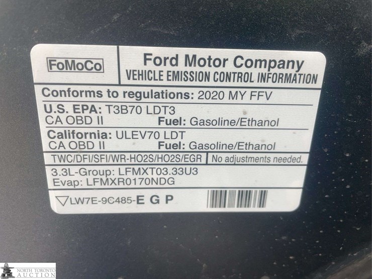 2020-ford-explorer-image-12