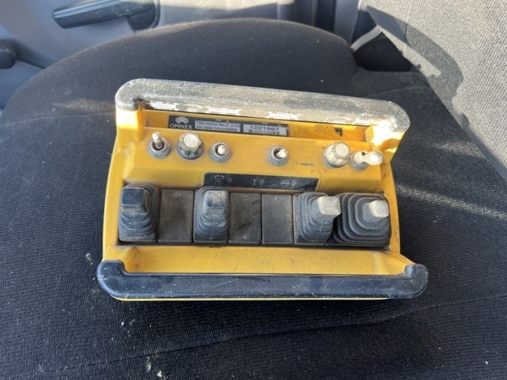 2014-vactor-2100-image-35