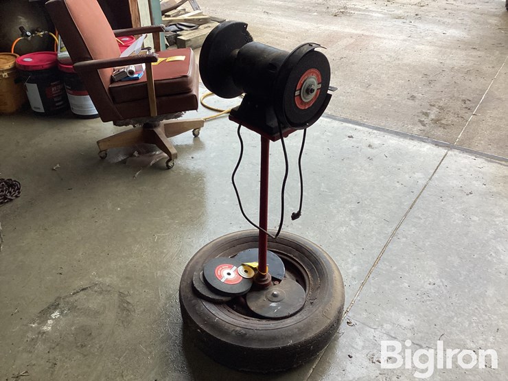 central-machinery-bench-grinder-image-5