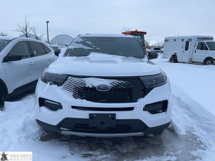 2025-ford-explorer-image-2