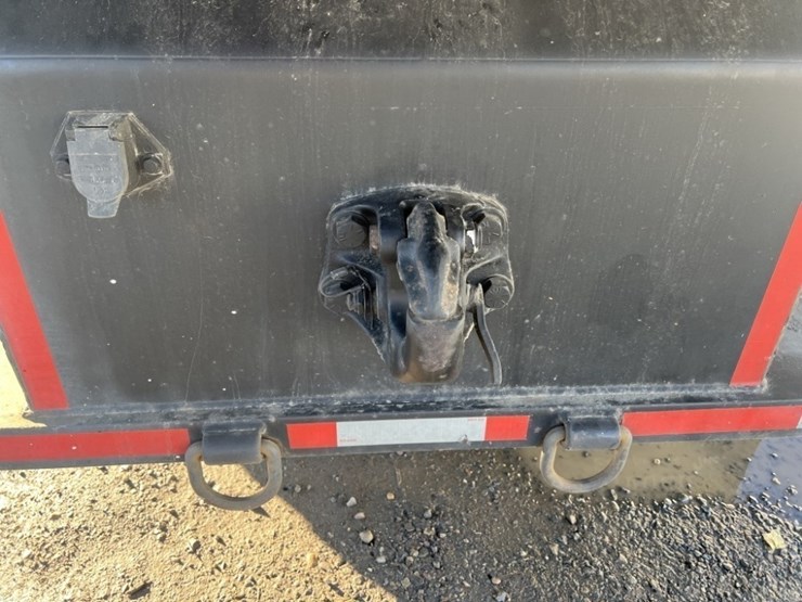 2002-freightliner-fl80-image-21