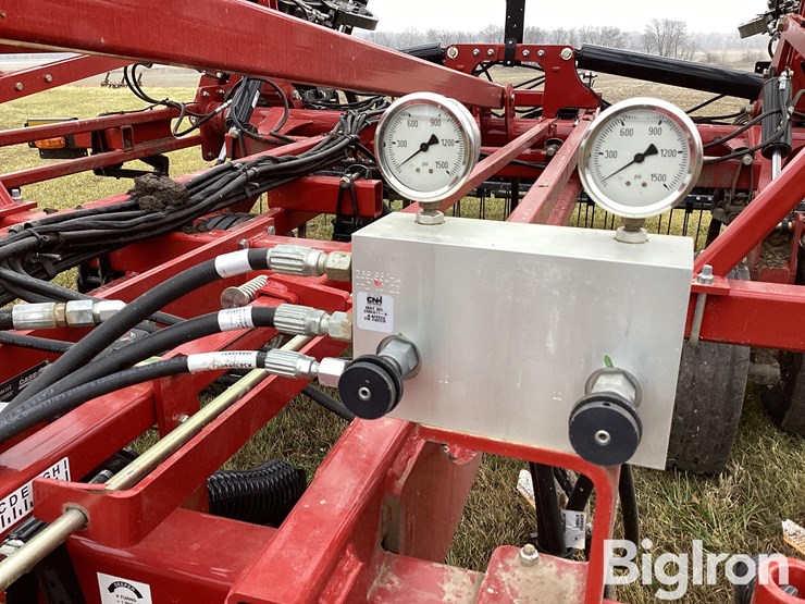 2023-case-ih-255-image-16