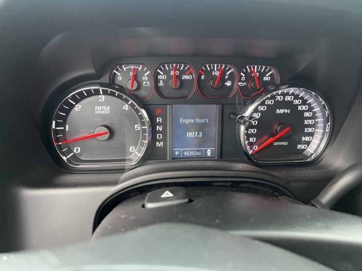 2016-chevrolet-tahoe-image-29