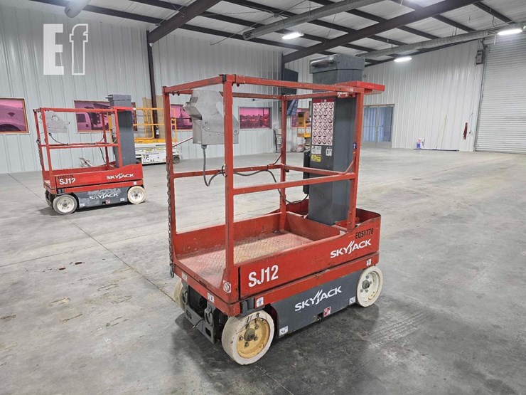 2011-skyjack-sj12-image-3
