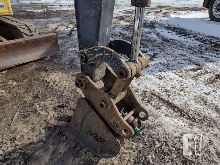 2013-deere-35d-image-17