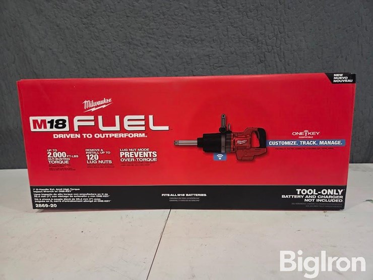 milwaukee-1"-battery-operated-impact-wrench-image-2