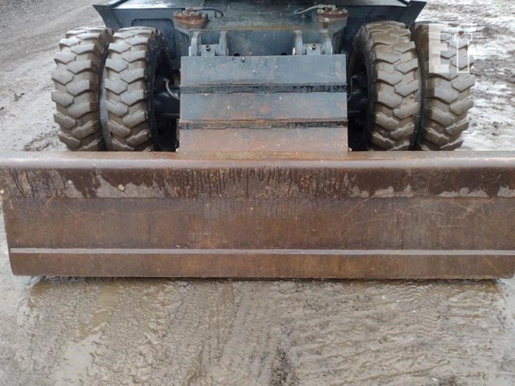 2005-gradall-xl3300-image-17