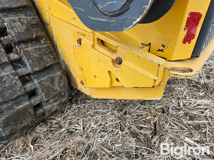 2012-deere-333d-image-12