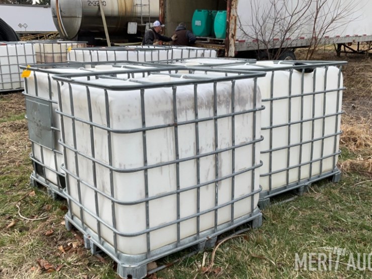 (4)-250-gallon-poly-totes-image-2