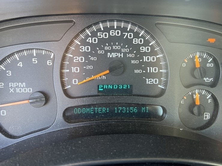 2004-chevrolet-silverado-3500-image-27