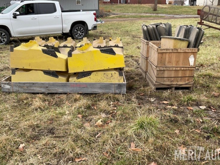 john-deere-planter-boxes-and-lids-image-4