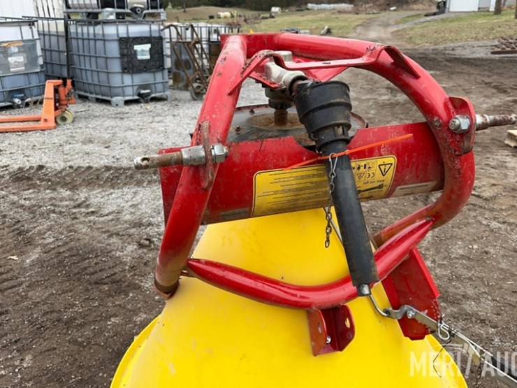 king-kutter-400-3pt.-spreader-image-4