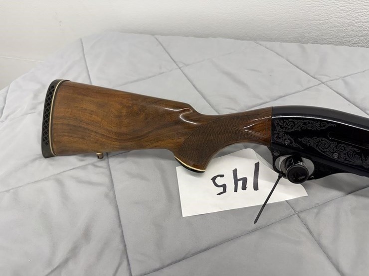 smith-&-wesson-1100-12-gauge-shotgun-image-3