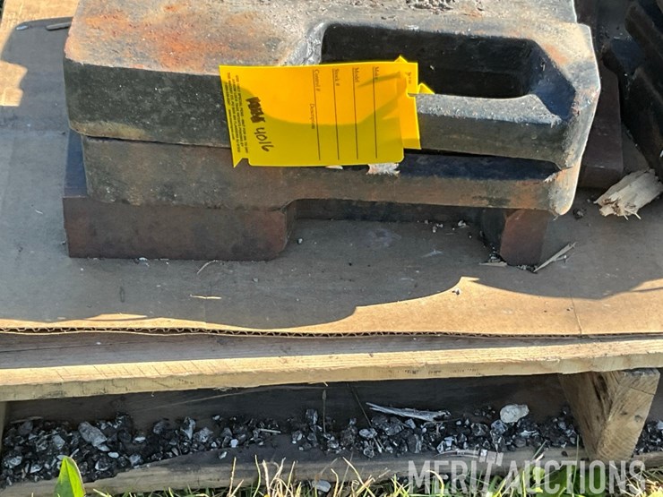 (3)-ih-suitcase-weights-image-2