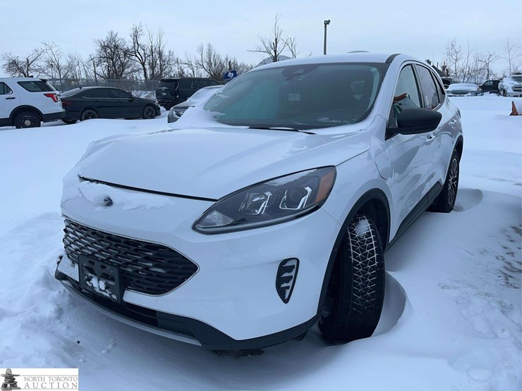 2022-ford-escape-se-image-1