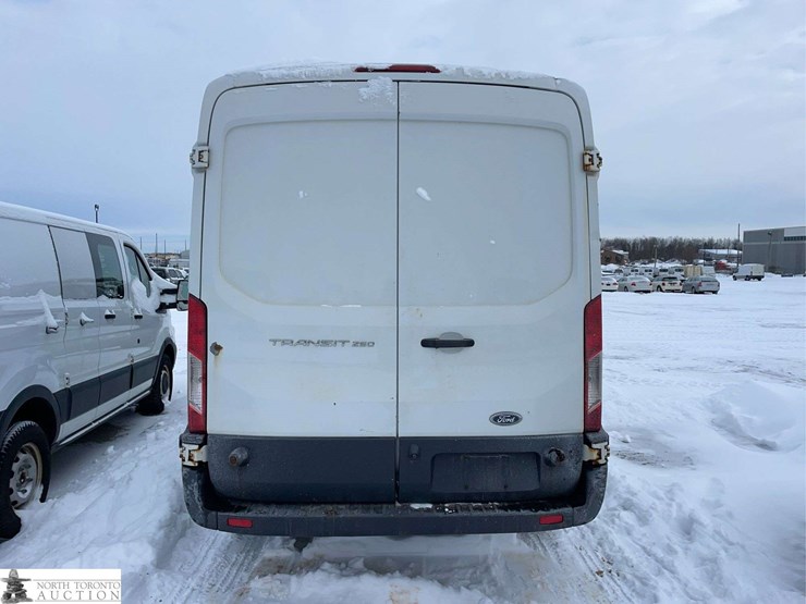 2016-ford-transit-image-45