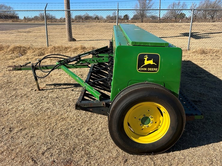 john-deere-450-image-11