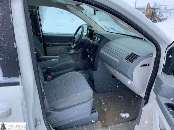 2008-dodge-grand-caravan-se-image-24