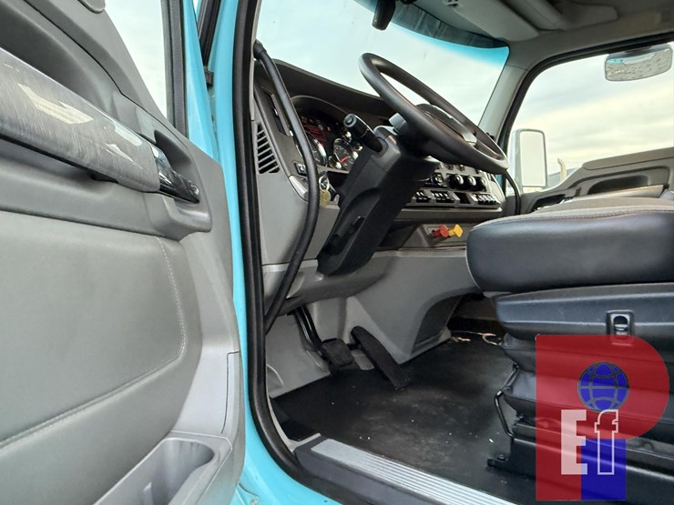 2019-kenworth-t680-image-11