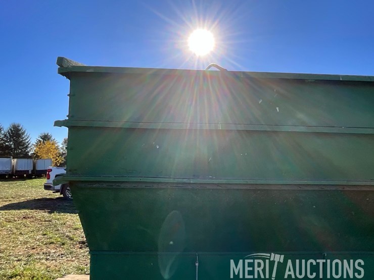 tandem-axle-2-compartment-feed-wagon-image-25