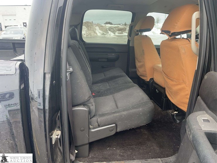 2013-chevrolet-silverado-1500-image-26