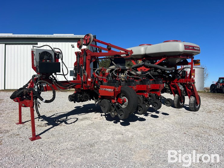 2013-case-ih-1250-image-1