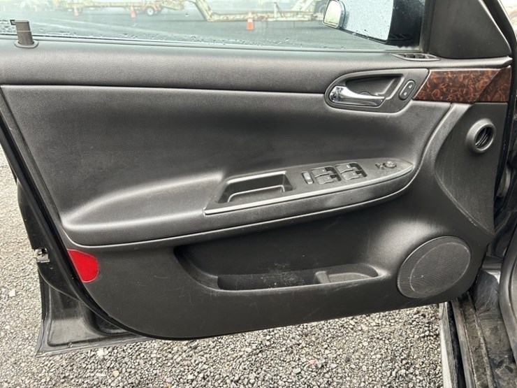 2013-chevrolet-impala-ltz-sedan-image-20