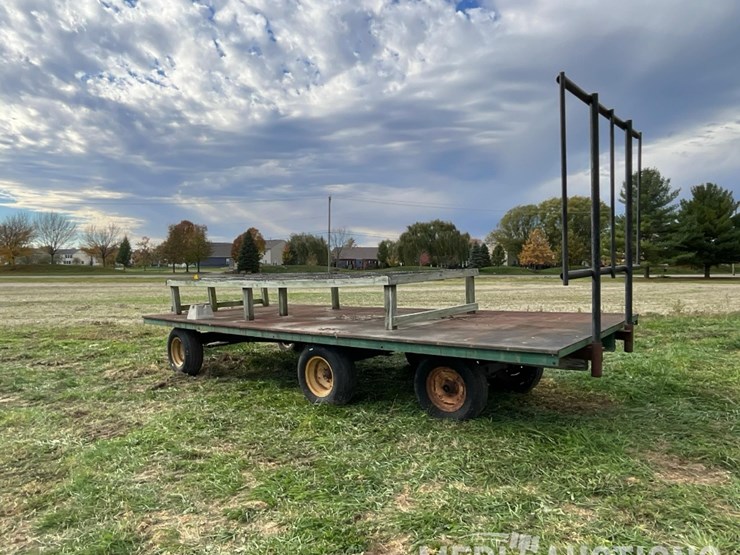 20ft.-hay-rack-with-steel-deck-image-3