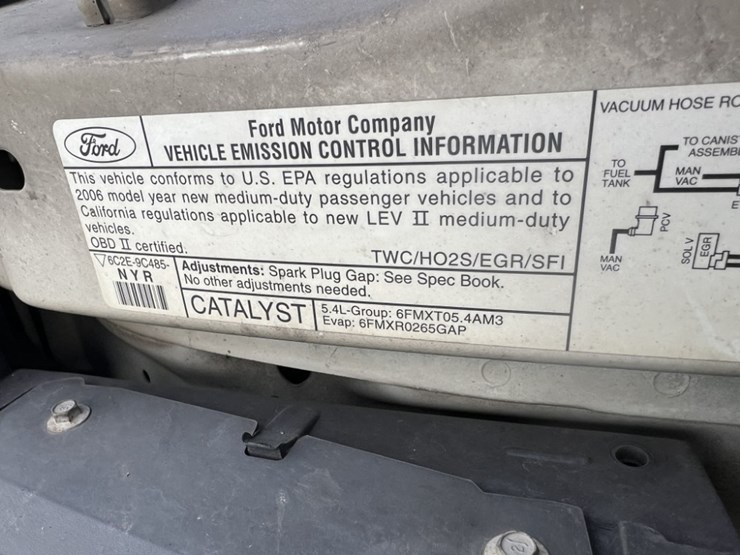 2006-ford-e350-image-14