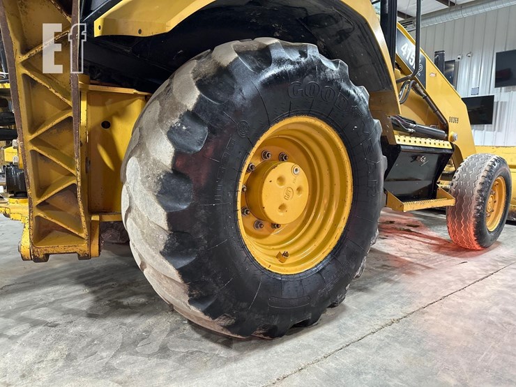 2016-caterpillar-415f2-image-36