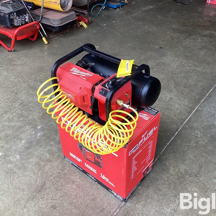 Milwaukee M18 Air Compressor
