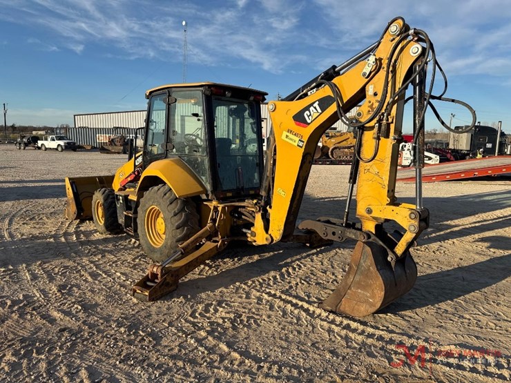 2019-caterpillar-420f2-image-3