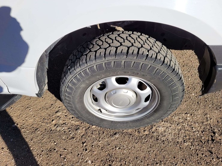 2018-ford-f150-xl-image-15