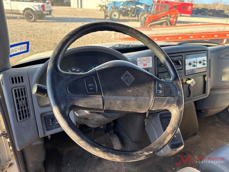 2005-international-durastar-4300-image-26