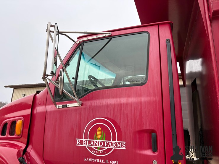 2001-sterling-lt7501-image-15