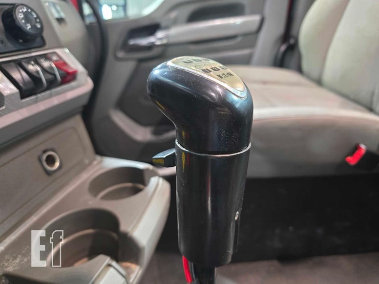 2015-kenworth-t680-image-40