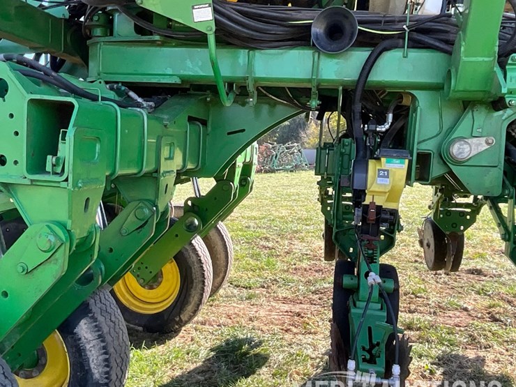 john-deere-1790-image-42