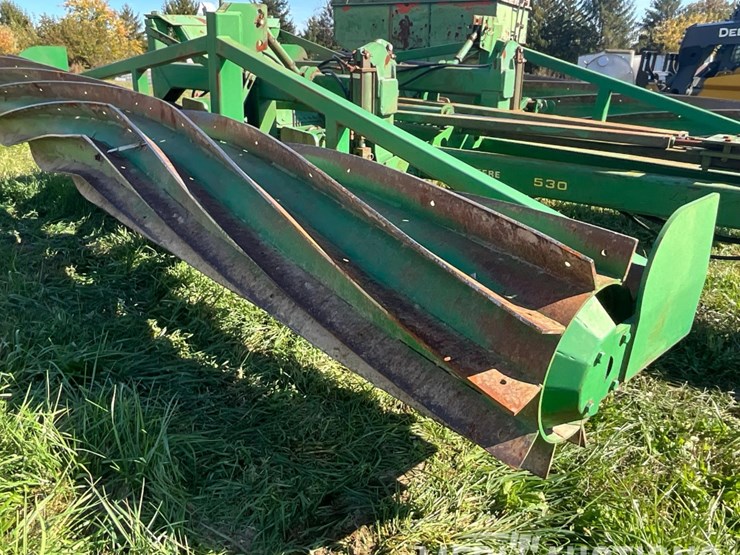 john-deere-530-image-25