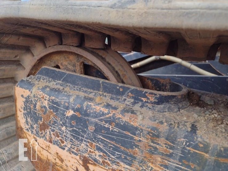 2022-deere-26g-image-40