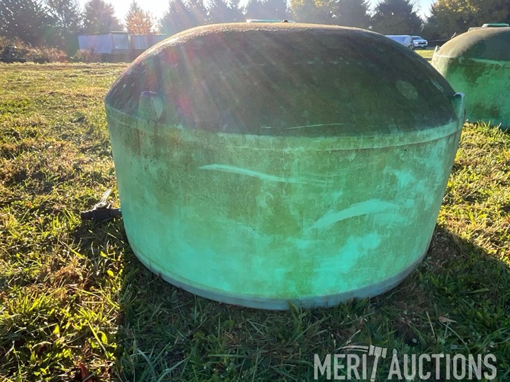 green-1000-gal.-poly-tank-image-3