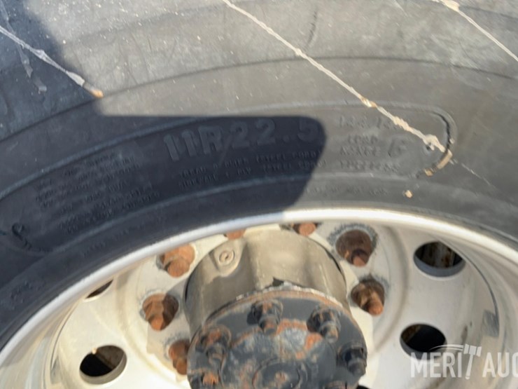 2012-peterbilt-384-image-20