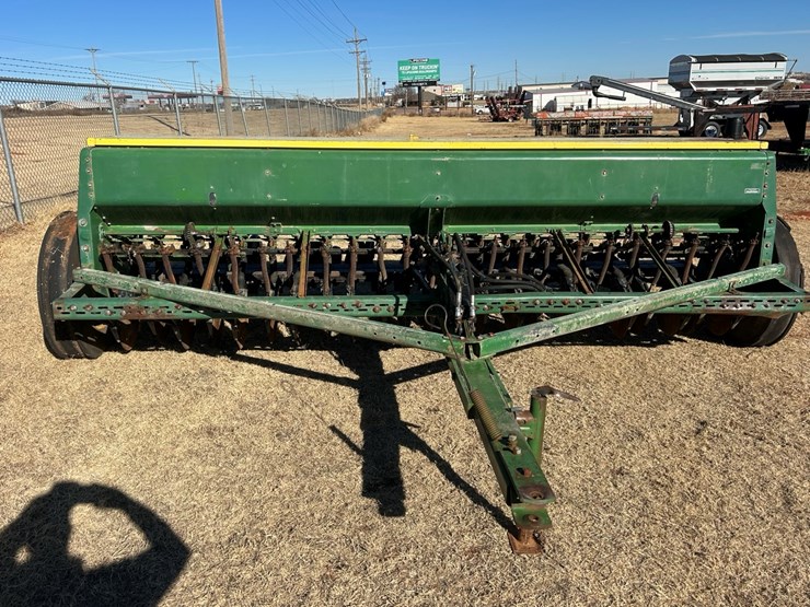john-deere-8300-image-11