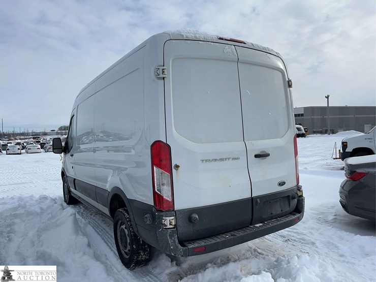 2016-ford-transit-image-6