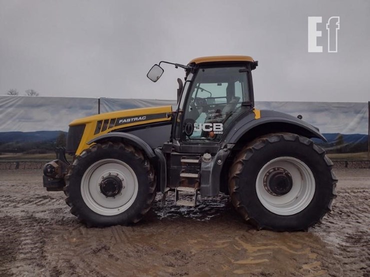jcb-fastrac-8250-image-1