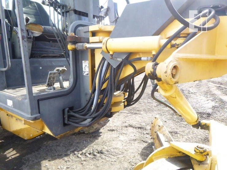 2004-volvo-g86-image-37