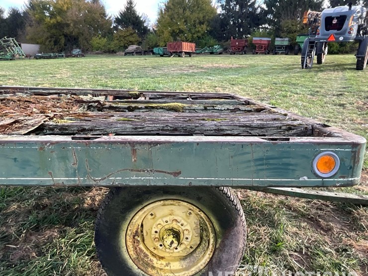 hay-rack-on-john-deere-running-gear-image-44