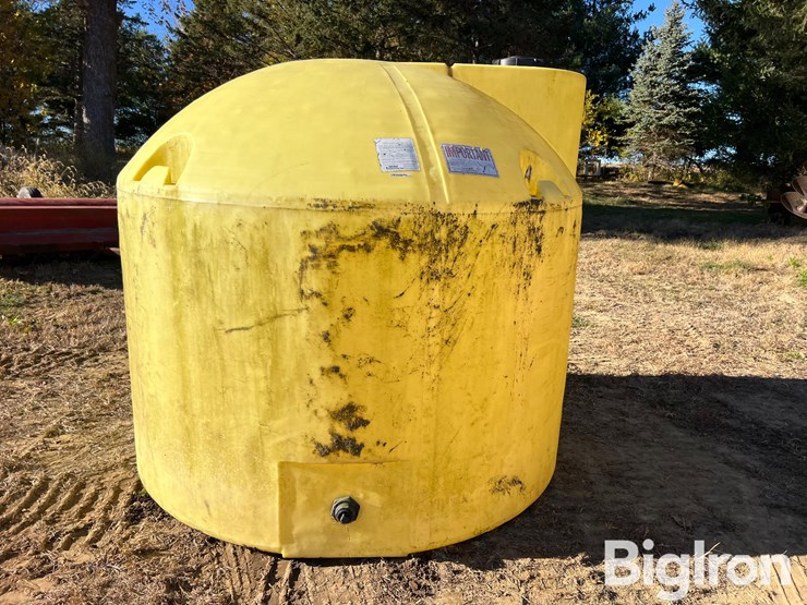 snyder-industries-1600-gal-poly-tank-image-6