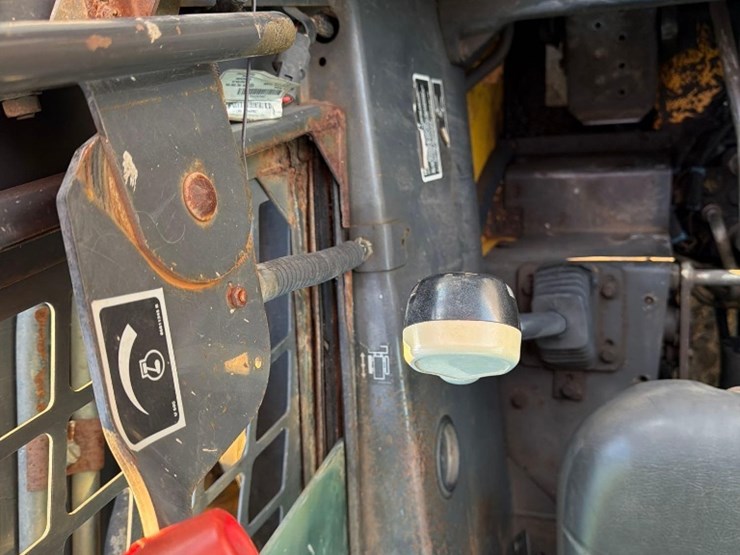 2006-new-holland-c185-image-12