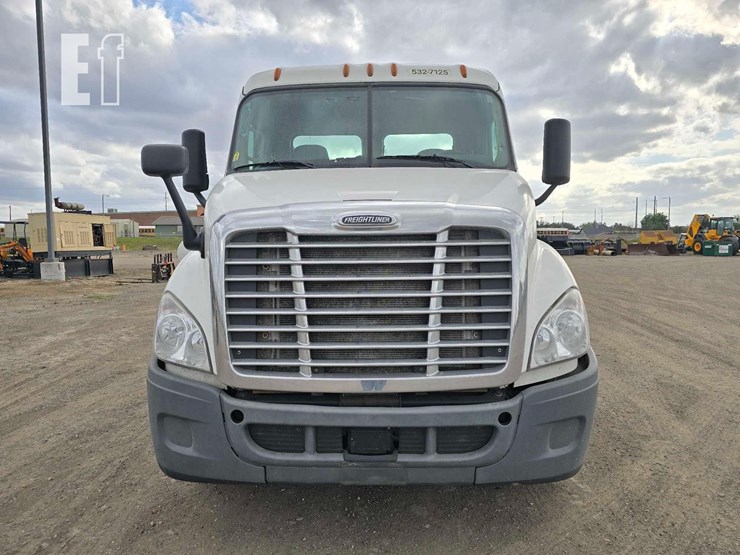 2018-freightliner-cascadia-113-image-7